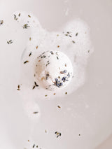 Effervescent bath bomb with essential oil and lavender flowers - Efferv'essence
